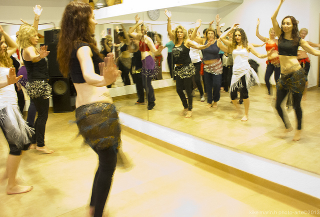 Danza árabe terapéutica para el dolor menstrual